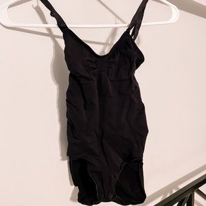 SKIMS Sculpting Bodysuit with Snaps. NEW